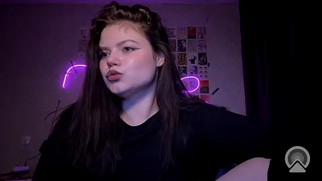 Snapshot of GoddessDarina chatting on 09-09-25, 02:43 GoddessDarina online show from 09-09-25, 02:43