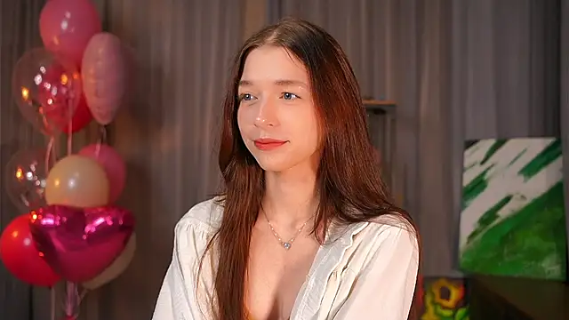 Snapshot of RoxieBolich chatting on 10-11-25, 01:45 RoxieBolich online show from 10-11-25, 01:45