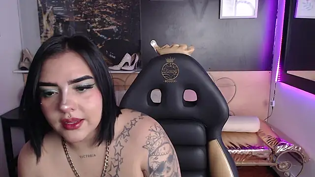 Snapshot of Nasly_Dream chatting on 10-17-25, 08:10 Nasly Dream online show from 10-17-25, 08:10