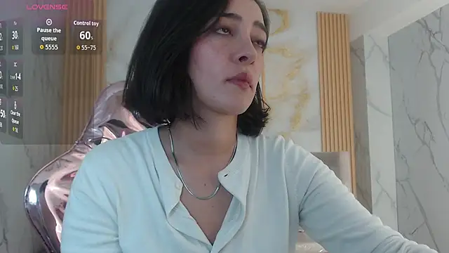 sara lopez s online show from 10-22-25, 01:32