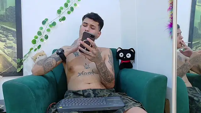 Snapshot of rosse_dredd chatting on 07-08-26, 02:57 rosse dredd online show from 07-08-26, 02:57