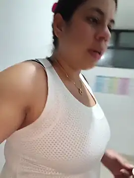 GabyMontenegro online show from 04-08-26, 11:33