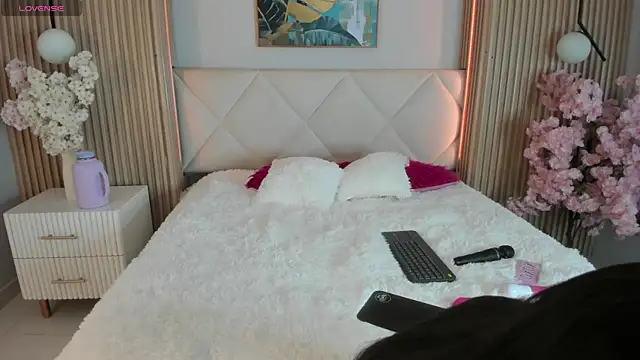 Mila Hank  online show from 02-04-26, 12:55