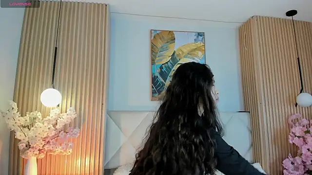 Mila Hank  online show from 05-03-26, 12:31