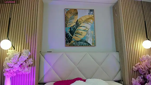 Mila Hank  online show from 03-20-26, 12:17