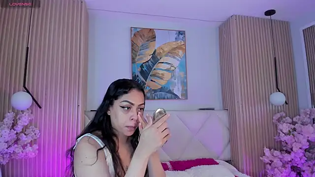 Mila Hank  online show from 04-18-26, 12:18