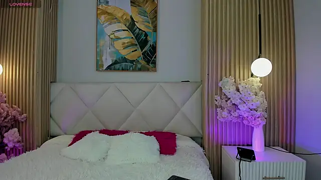 Mila Hank  online show from 03-25-26, 12:15