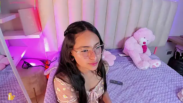 Annie  2 online show from 11-29-25, 03:17