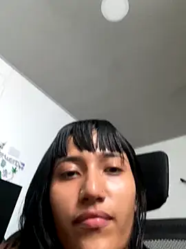 Amberdecolombia online show from 12-21-25, 08:09