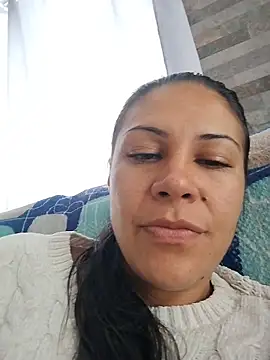 KittyHoleshot87 online show from 04-17-26, 03:37