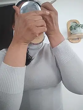 KittyHoleshot87 online show from 04-08-26, 03:02