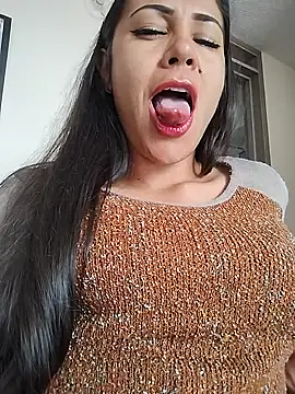 KittyHoleshot87 online show from 09-10-25, 04:06