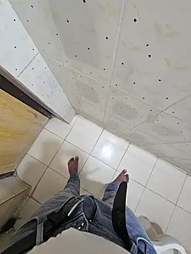 Snapshot of Gamecoc chatting on 10-26-25, 10:37 Gamecoc online show from 10-26-25, 10:37