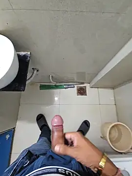 Snapshot of Gamecoc chatting on 10-11-25, 11:44 Gamecoc online show from 10-11-25, 11:44