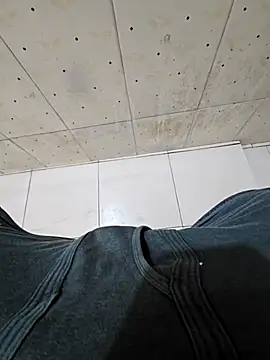 Snapshot of Gamecoc chatting on 10-16-25, 07:22 Gamecoc online show from 10-16-25, 07:22