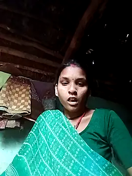 Snapshot of Idhika_Jha chatting on 10-11-25, 11:55 Idhika Jha online show from 10-11-25, 11:55