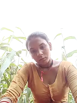 Snapshot of Idhika_Jha chatting on 09-25-25, 12:49 Idhika Jha online show from 09-25-25, 12:49