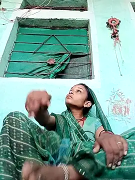 Snapshot of Idhika_Jha chatting on 09-11-25, 03:28 Idhika Jha online show from 09-11-25, 03:28