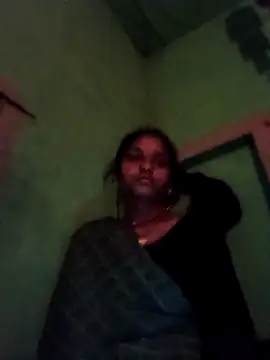 Snapshot of Idhika_Jha chatting on 09-21-25, 11:43 Idhika Jha online show from 09-21-25, 11:43