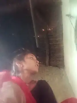 Snapshot of Idhika_Jha chatting on 10-10-25, 11:44 Idhika Jha online show from 10-10-25, 11:44