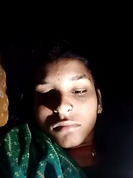 Snapshot of Idhika_Jha chatting on 10-13-25, 10:43 Idhika Jha online show from 10-13-25, 10:43