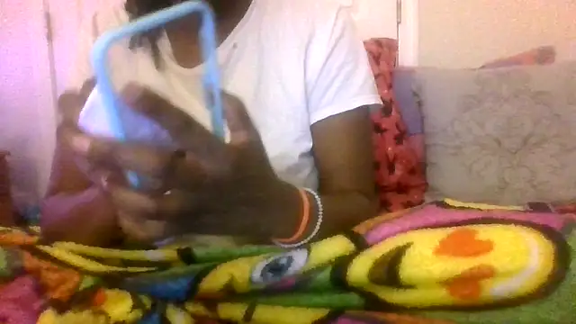 Snapshot of prettymaa chatting on 10-29-25, 05:50 prettymaa online show from 10-29-25, 05:50