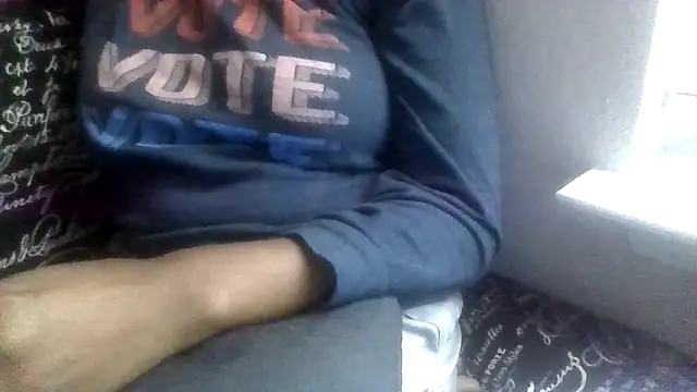 Snapshot of prettymaa chatting on 10-16-25, 08:50 prettymaa online show from 10-16-25, 08:50