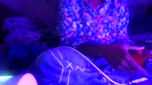 Snapshot of prettymaa chatting on 04-10-26, 05:25 prettymaa online show from 04-10-26, 05:25