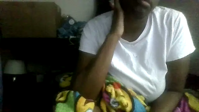 Snapshot of prettymaa chatting on 12-13-25, 09:43 prettymaa online show from 12-13-25, 09:43