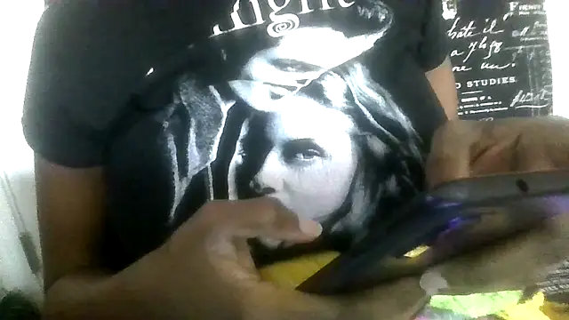 Snapshot of prettymaa chatting on 09-18-25, 07:06 prettymaa online show from 09-18-25, 07:06