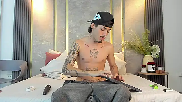 Snapshot of NikoStone_ chatting on 06-11-26, 02:53 NikoStone online show from 06-11-26, 02:53