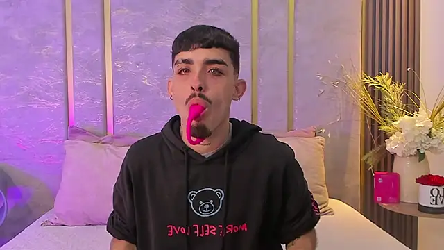 NikoStone  online show from 09-10-25, 04:00