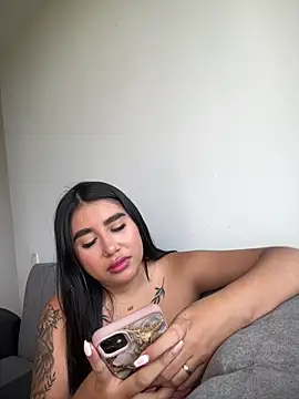 Snapshot of Sophie_Dreamss chatting on 05-15-26, 09:24 Sophie Dreamss online show from 05-15-26, 09:24