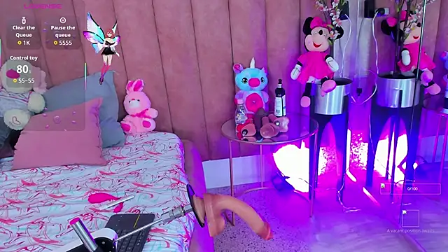 LizzyOlsen online show from 10-14-25, 08:31