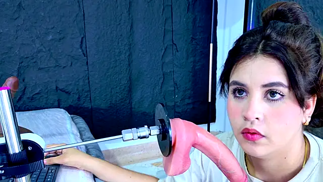 Snapshot of LizzyOlsen chatting on 06-17-26, 04:23 LizzyOlsen online show from 06-17-26, 04:23