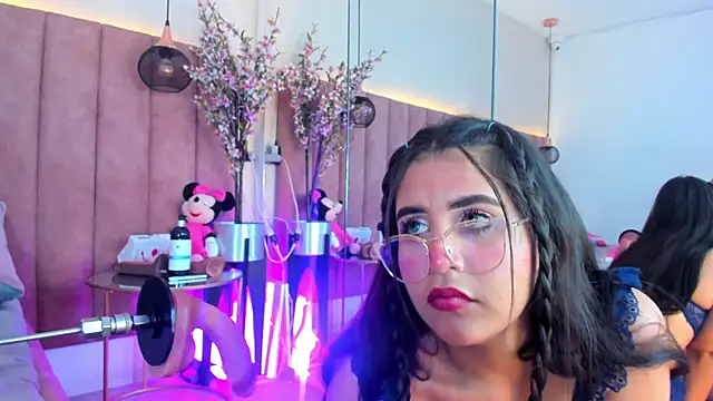 LizzyOlsen online show from 10-22-25, 03:39