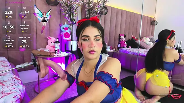 LizzyOlsen online show from 10-16-25, 07:22