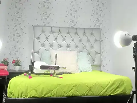 michelle perla online show from 10-27-25, 06:42