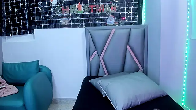 Sofia villareal online show from 12-19-25, 12:51