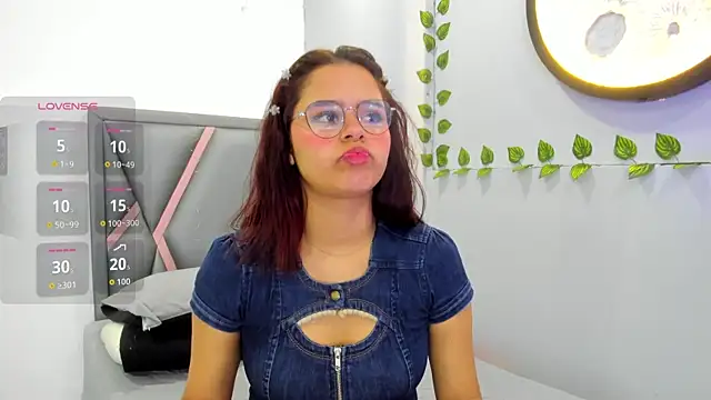 Snapshot of Sofia_villareal chatting on 01-17-26, 11:47 Sofia villareal online show from 01-17-26, 11:47