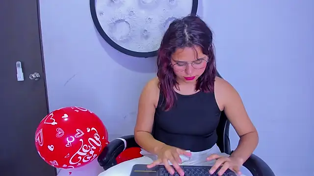 Snapshot of Sofia_villareal chatting on 02-15-26, 01:10 Sofia villareal online show from 02-15-26, 01:10