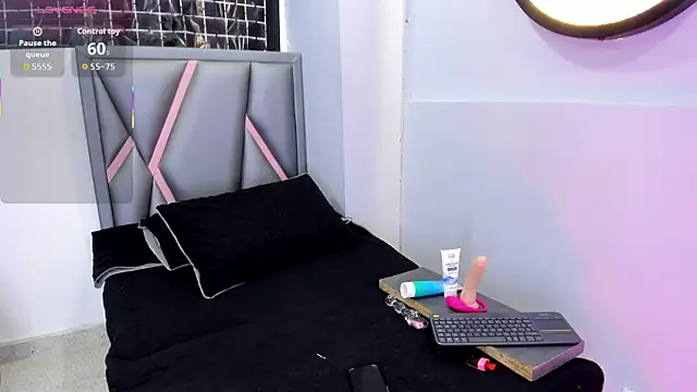 Sofia villareal online show from 11-17-25, 12:20