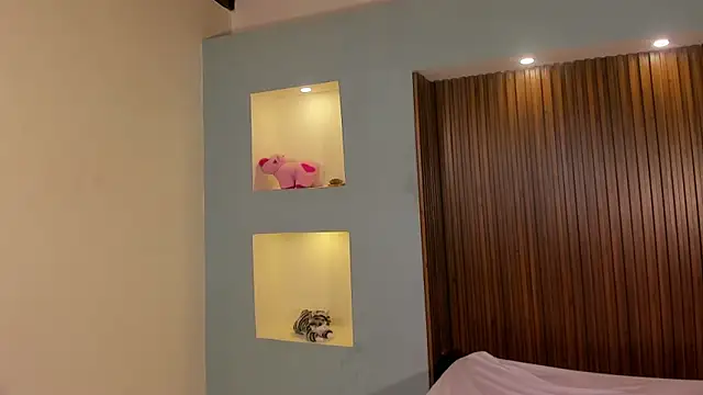 MilaSky6 online show from 09-23-25, 03:46