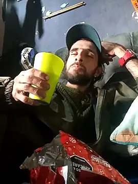 hairy mannn online show from 12-20-25, 04:32