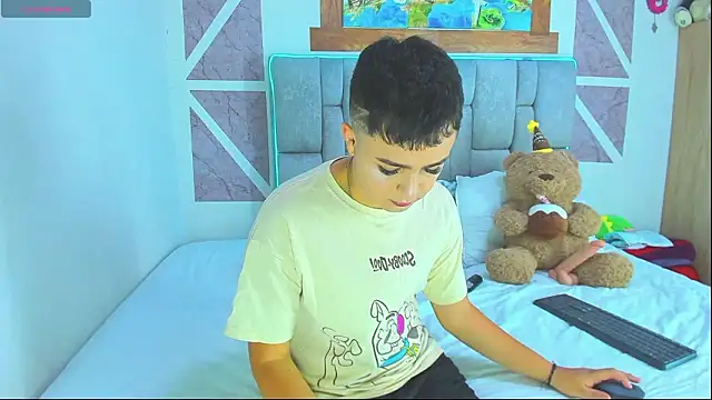 christopher Hot online show from 03-12-26, 12:38