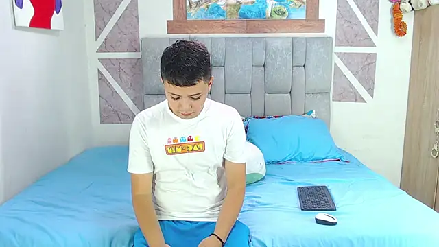 christopher Hot online show from 05-07-26, 04:21