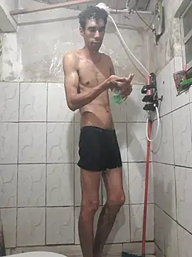 Snapshot of Dedede32 chatting on 11-04-25, 10:24 Dedede32 online show from 11-04-25, 10:24