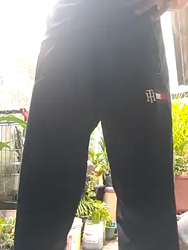 Snapshot of Dedede32 chatting on 10-28-25, 08:30 Dedede32 online show from 10-28-25, 08:30