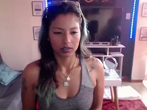 Snapshot of ScarletSizzling chatting on 09-22-25, 12:33 ScarletSizzling online show from 09-22-25, 12:33