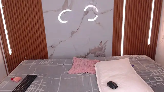 brithanny 03 online show from 12-14-25, 08:14